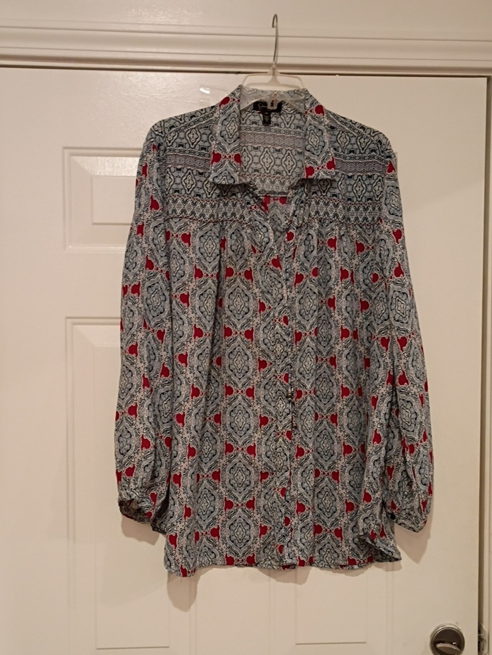 Jessica Simpson Blue and Red Printed Button-Down Blouse